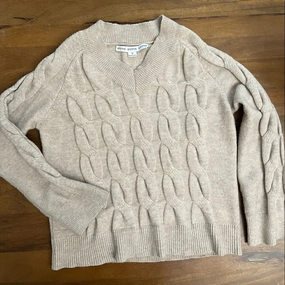 HYFVE Tan Oatmeal V-Neck Cable Knit Sweater || SZ S